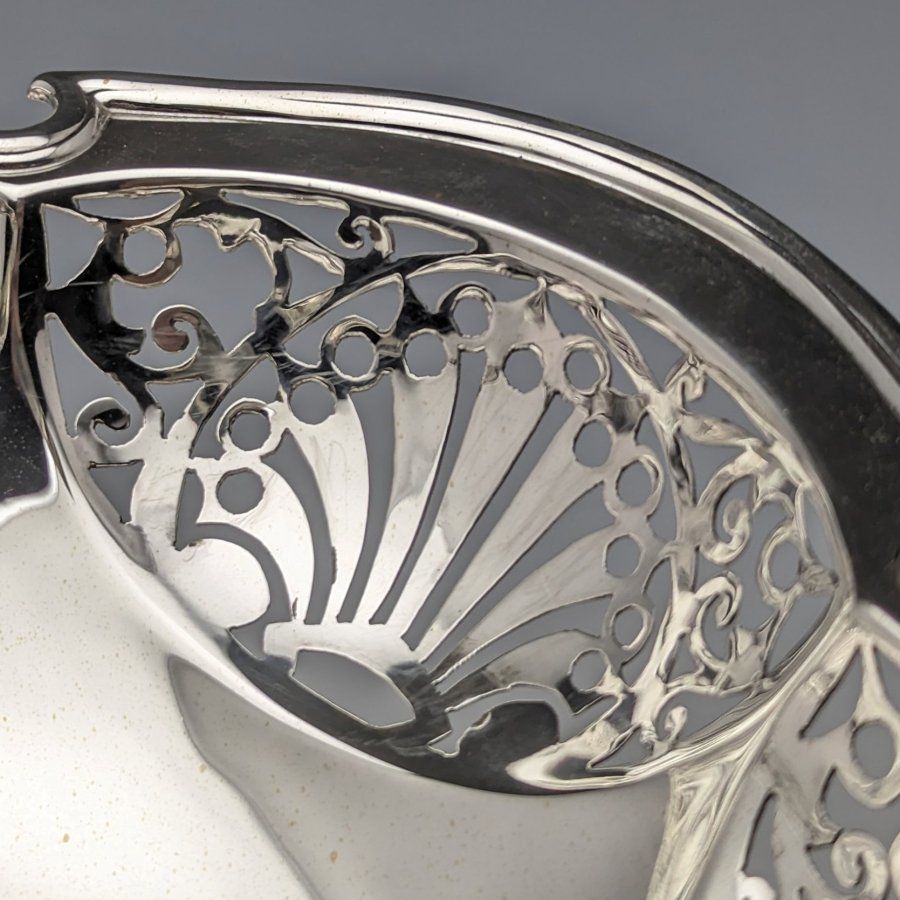 1907年 英国アンティーク 純銀製バスケット ピアス装飾 可動ハンドル 347g Walker&amp;Hall 1907年 英国アンティーク 純銀製バスケット ピアス装飾 可動