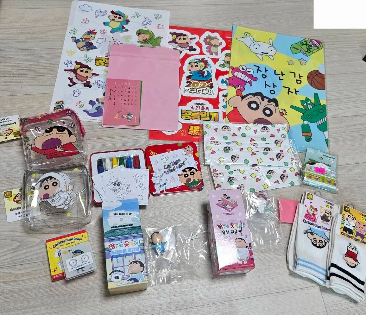 クレヨンしんちゃん グッズ まとめ売り 出品 - メルカリ