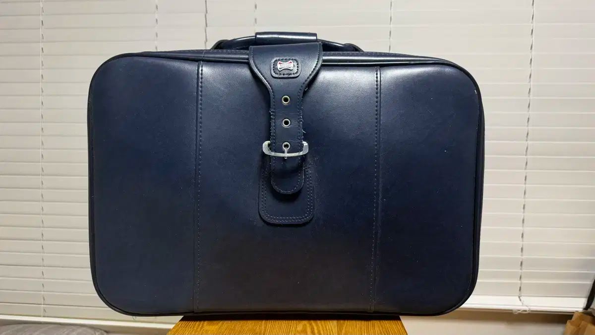 THE NORTH FACE ブラック キャリーケース 波状デザイン 収納多数 ザ