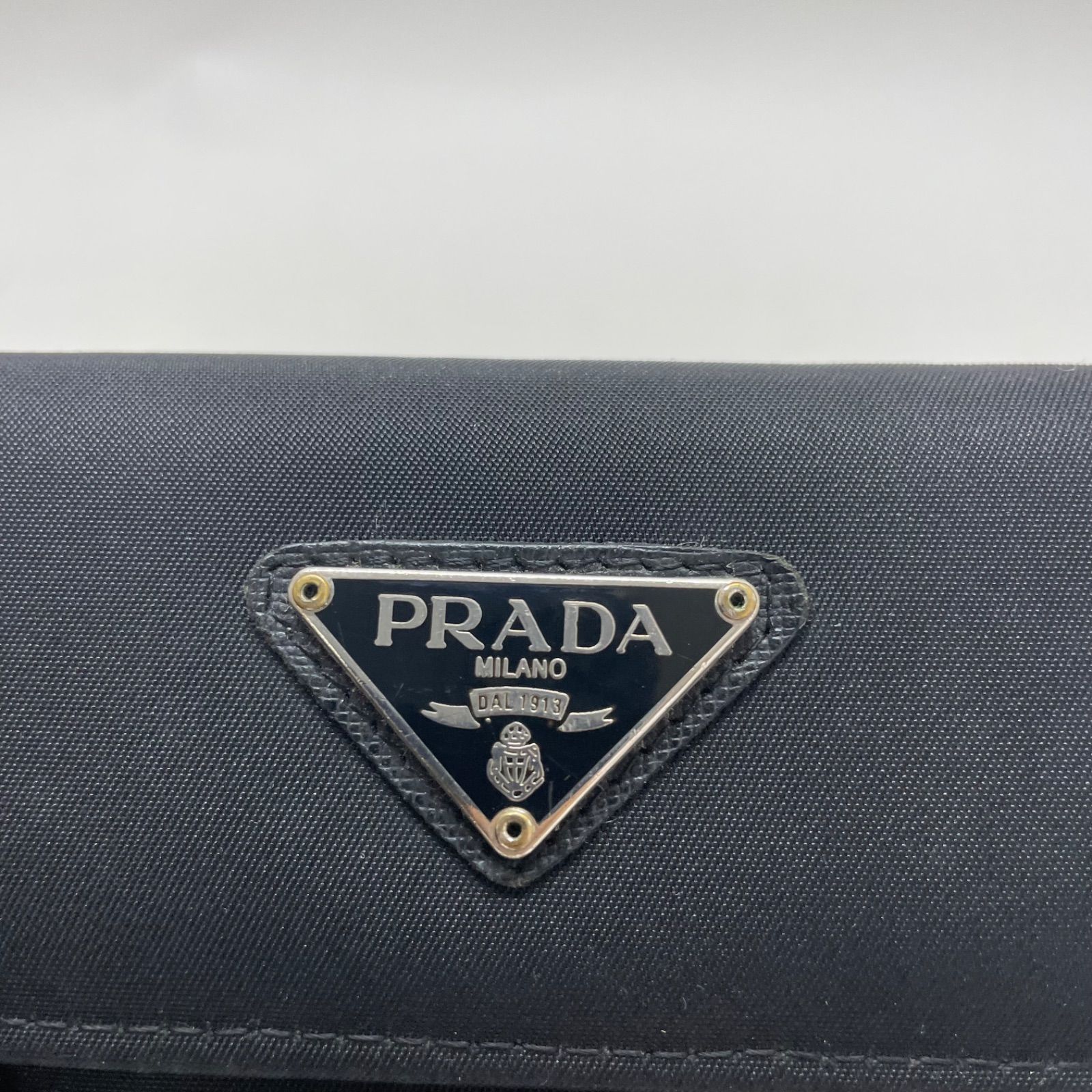 PRADA ナイロン ブラック 三つ折り財布 PRADA ブラックナイロン 三つ折り財布 - メルカリ
