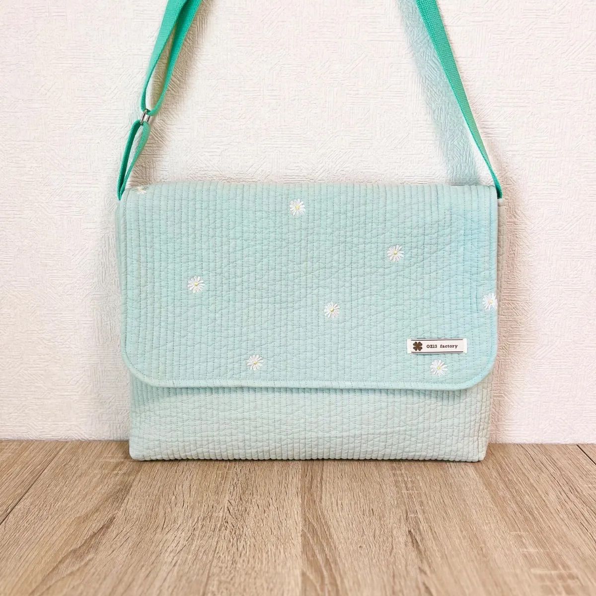 図書袋　ヌビ•マーガレット刺繍ミント×ヌビ•ミント