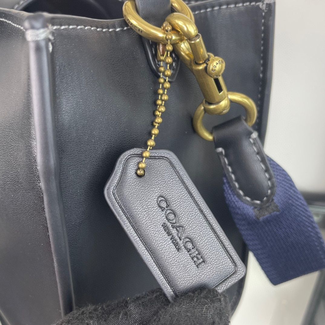 新品coach トートバッグ バッグ エース トート 26 CR681