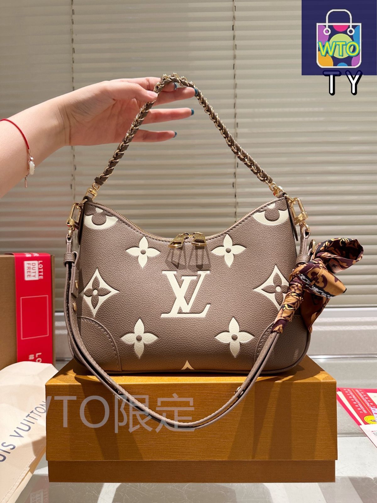 今日特価】Louis Vuitton モノグラム ハーフムーンバッグ