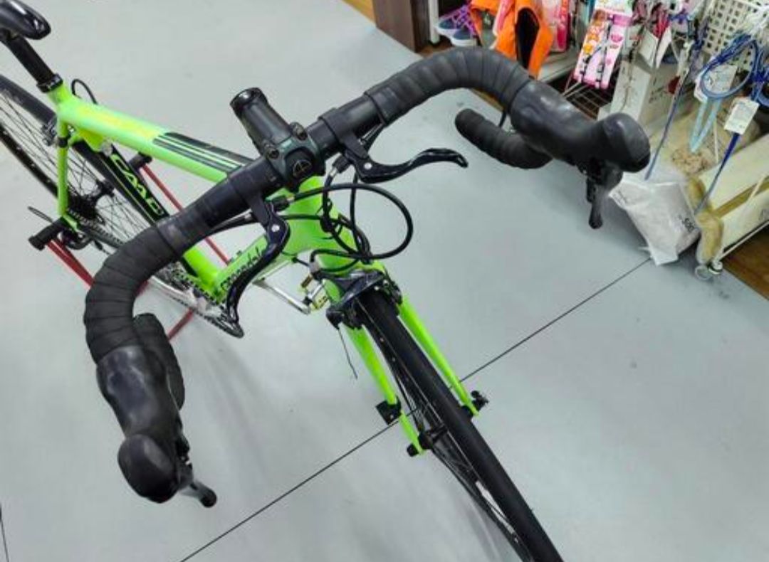 J069☆使用感有り☆ロードバイク☆cannondale☆CAAD8☆2×9段☆700✕25C