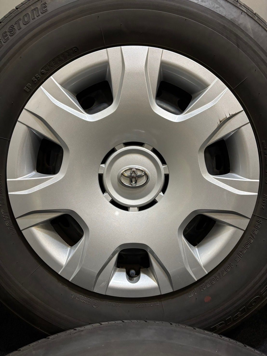 195 80R15 107 105N LT BRIDGESTONE RD613 22年製 トヨタ 200系 ハイエース 純正 15インチ 6J 35 139.7 6H 夏タイヤ 4本 南7-K255