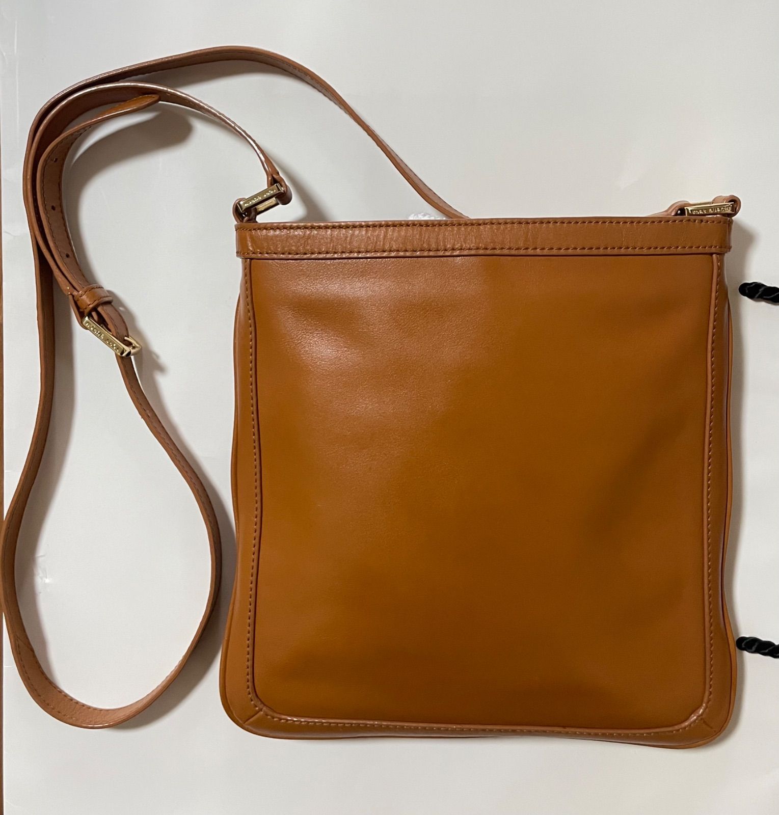 TORY BURCH レザー クロスボディ エンボス デカロゴ ショルダー