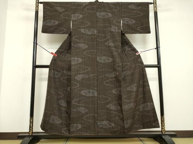 平和屋着物○本場結城紬 重要無形文化財 100亀甲 雲文 正絹 逸品