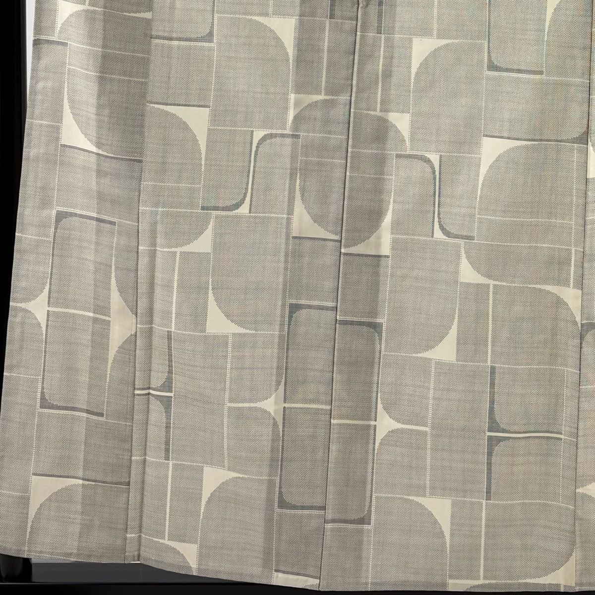 紬 身丈158.5cm 裄丈62cm S 単衣 幾何学模様 灰色 正絹 秀品