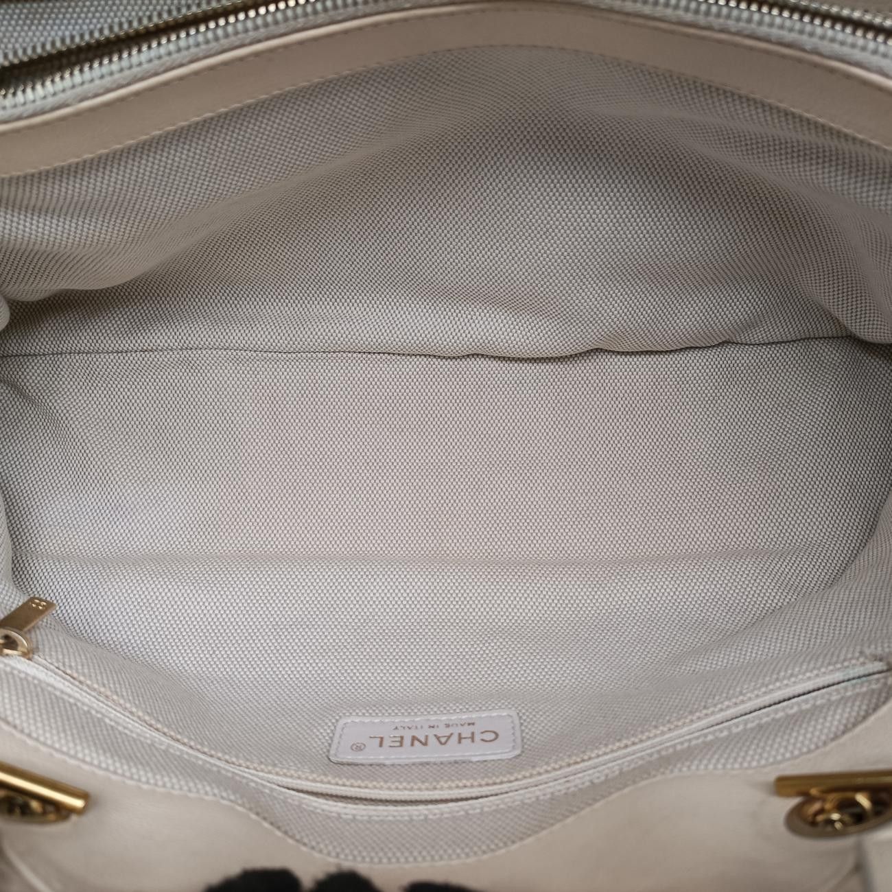 CCクラウン トートベージュラムスキンA5027514693228