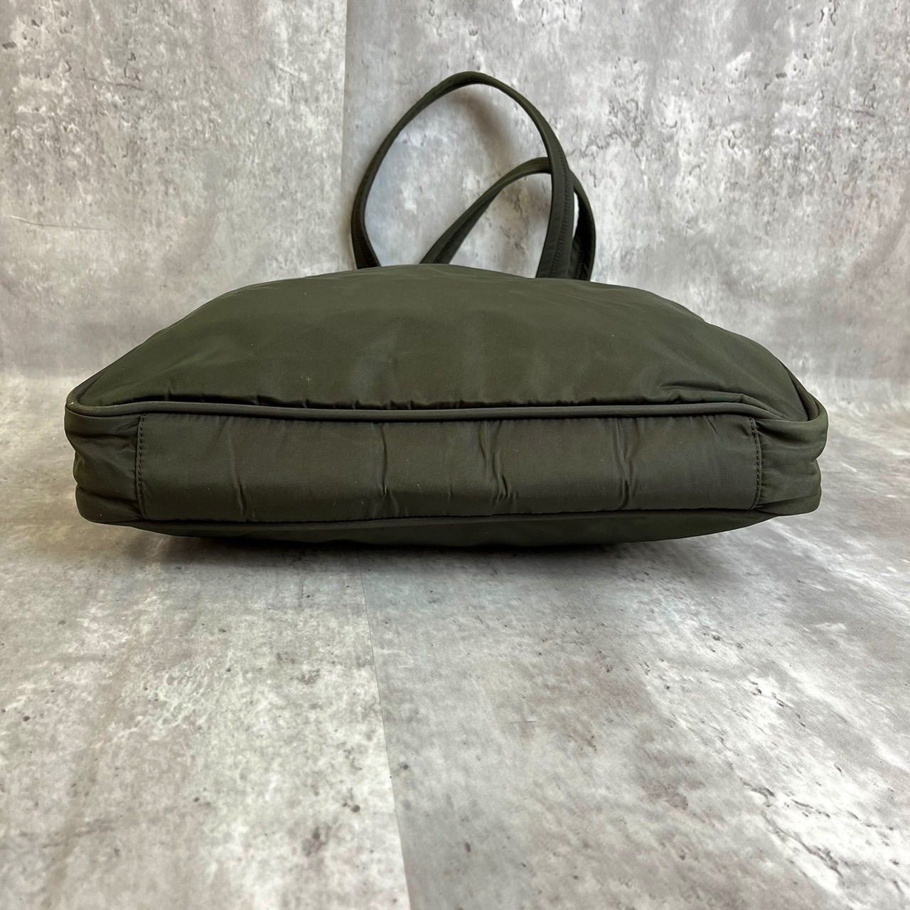 ✨良品✨ PRADA プラダ トートバッグ ハンドバッグ 三角ロゴ A4