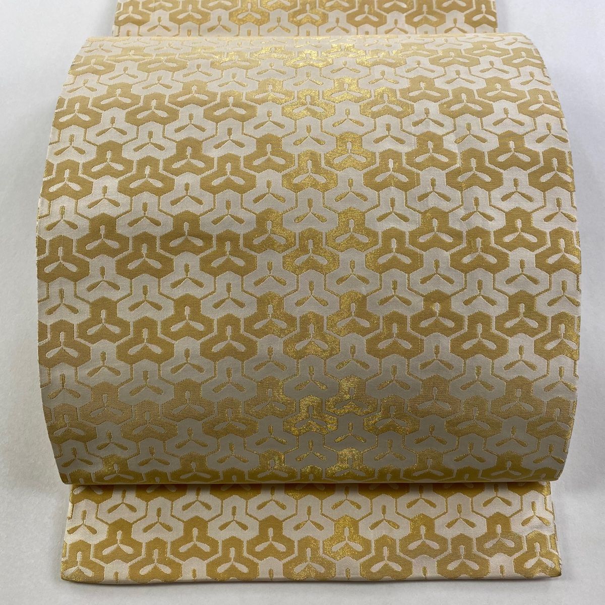 開き名古屋帯 名品 龍村美術織物 毘沙門亀甲 金糸 金色 正絹