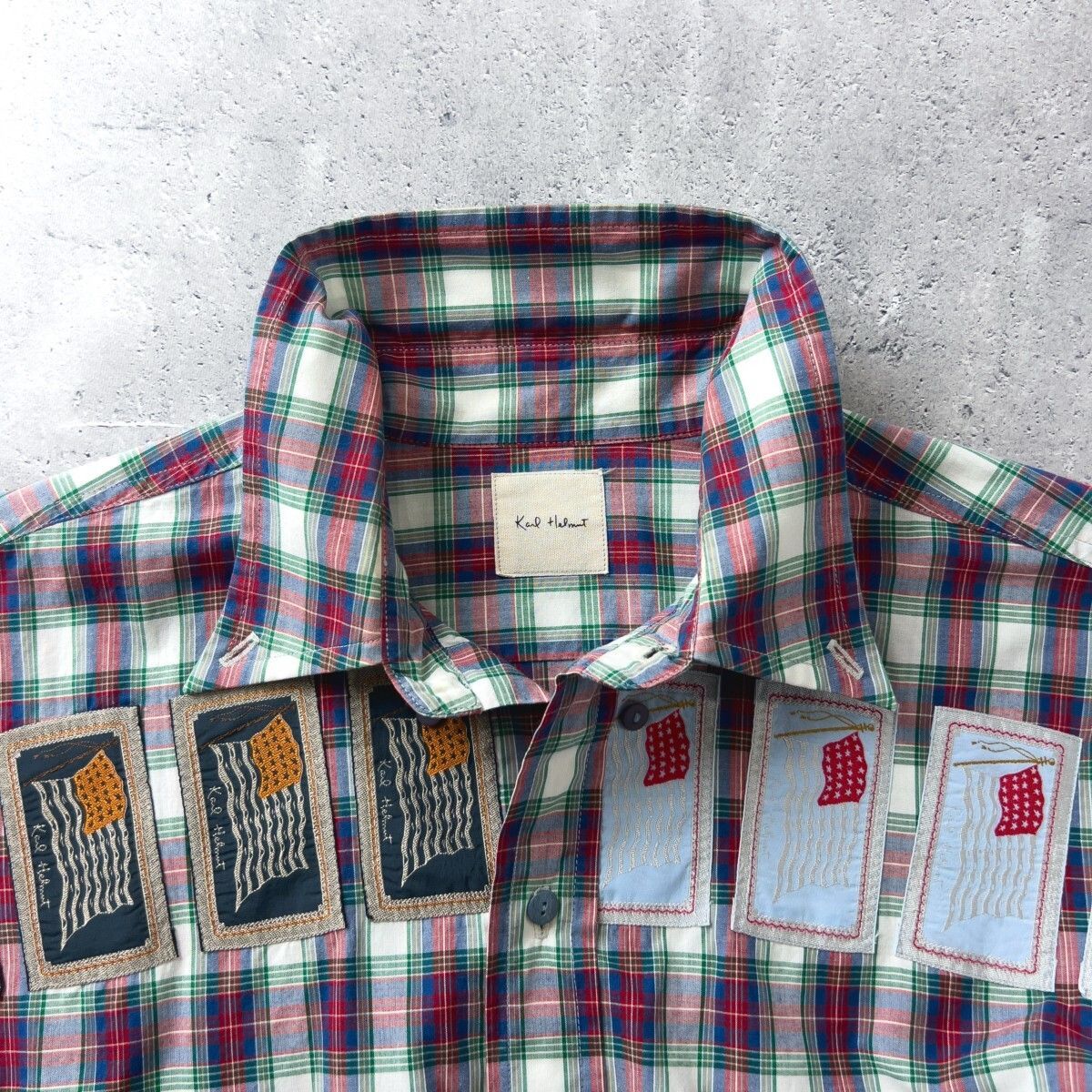 極美品 Karl Helmut 花柄プリント 長袖 ボタンダウンシャツ M 極美品 Karl Helmut 花柄プリント 長袖 ボタンダウンシャツ M