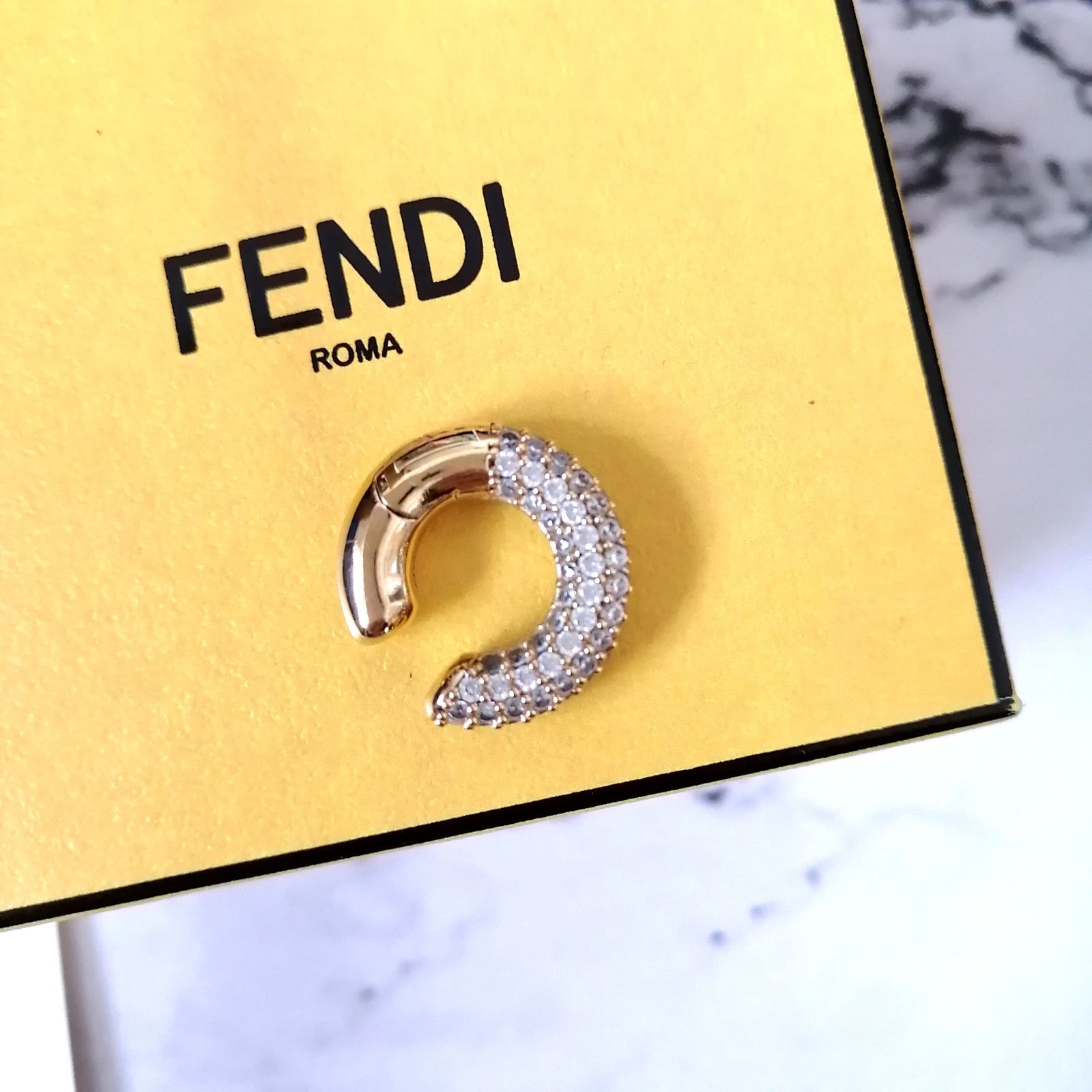 正規品 美品 FENDI フェンディ イヤーカフ ウープス ゴールド 片方のみ