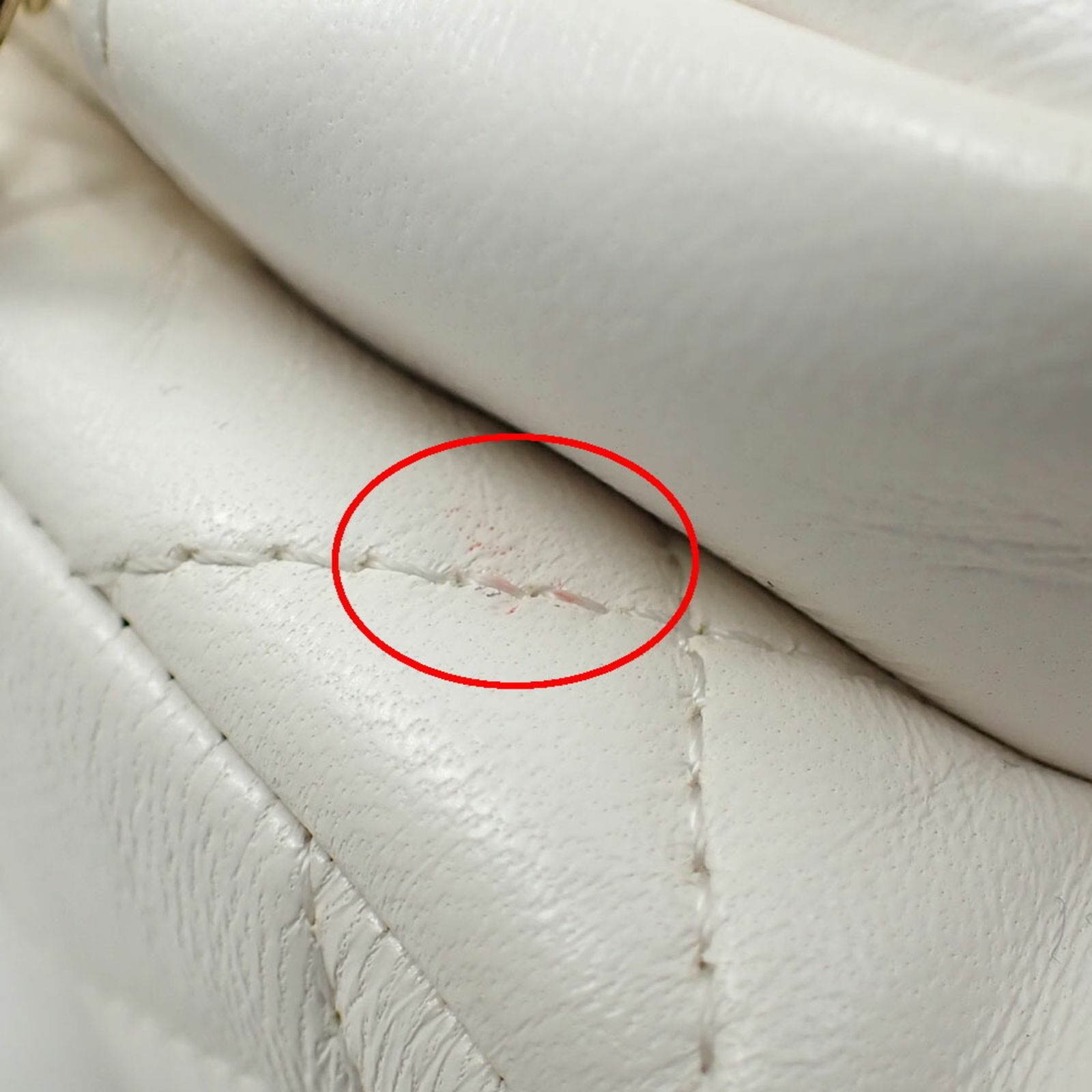 今なら全品送料無料！ シャネル Chanel シャネル チェーンショルダーバッグ レディース ホワイト 白 ラムスキン AP4349 ココマーク 安い！かわいい！