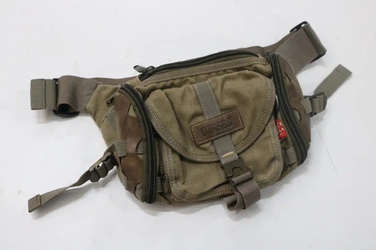 ディーゼル ブルーアーカイブ ブルアカ ヒップバッグ