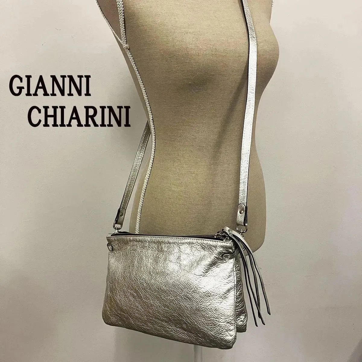 GIANNI CHIARINI　ジャンニ キャリーニ　ショルダーバッグ　シルバー　メタリック