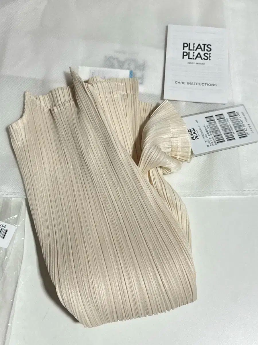 PLEATS PLEASE(プリーツプリーズ) 長袖 トップス 新品 - メルカリ