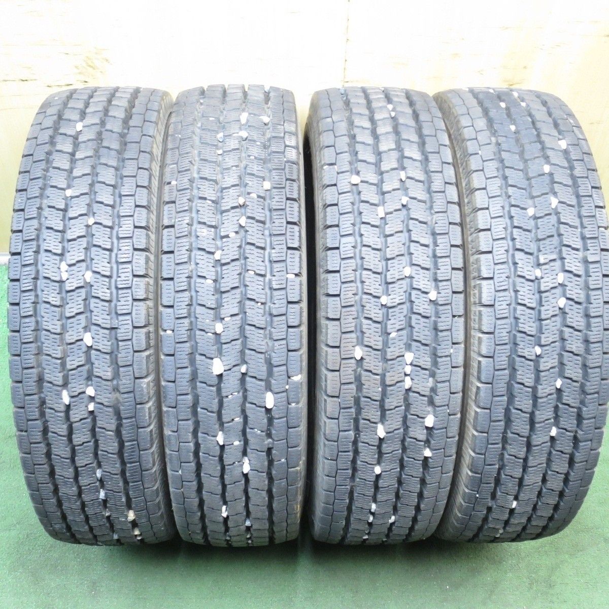 バリ溝 20年 9.5分以上 トラック タイヤ 205|75R16 113|111L スタッドレス ヨコハマ アイスガード iG91 4052504クスタ
