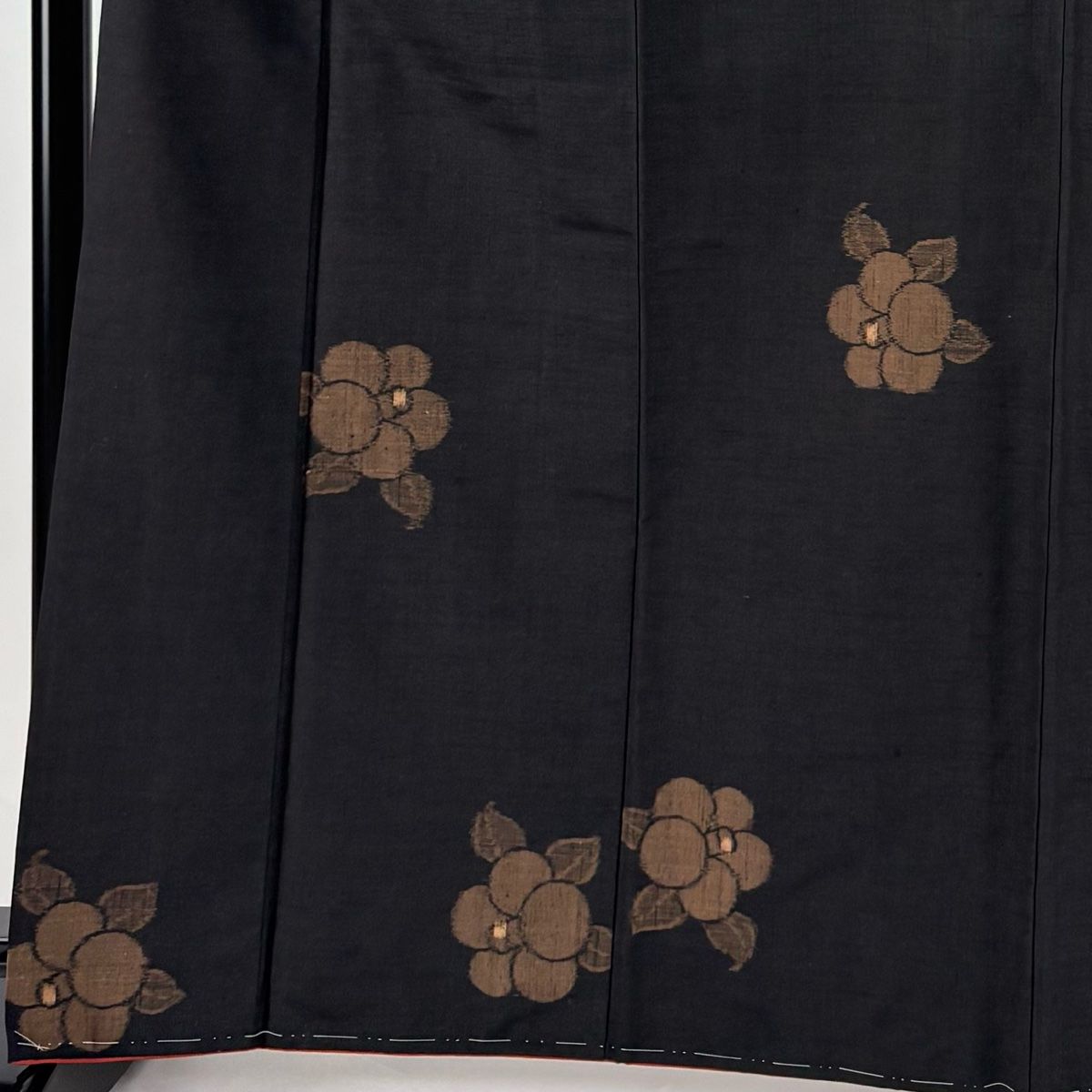 紬 身丈166cm 裄丈68.5cm L 袷 椿 黒 正絹 秀品