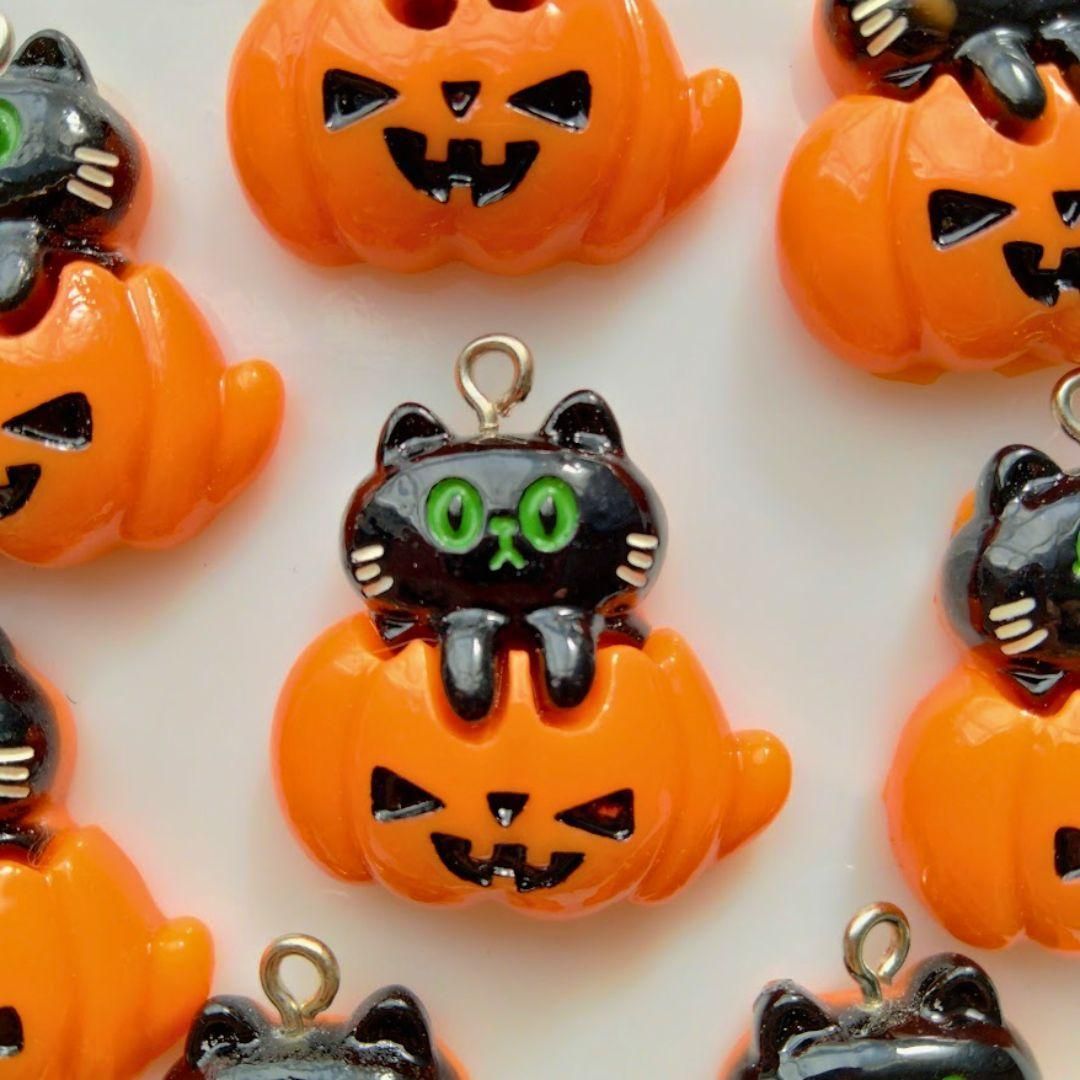 猫チャーム かぼちゃ カボチャ ハロウィン 黒猫 白猫 ねこ ネコ
