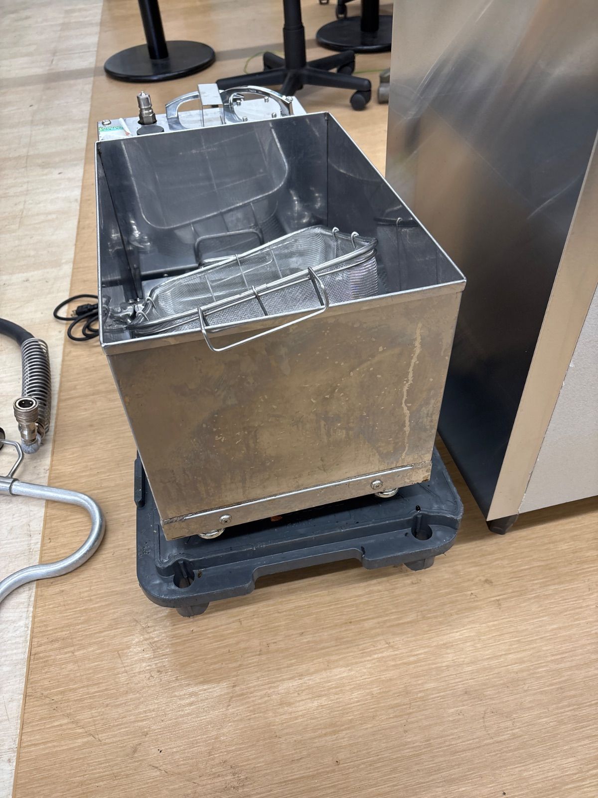 適合フライヤー油量は25L コマツ製作所