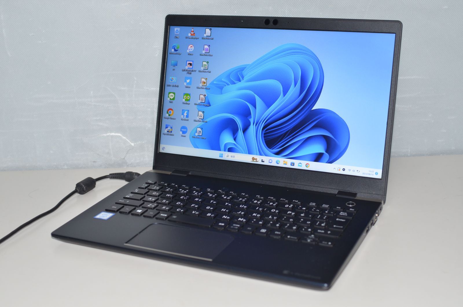 中古軽量ノートパソコン Windows11+office 爆速SSD256GB 東芝 G83/M 高性能core i5-7200U/メモリ8GB/13.3インチ/無線内蔵 中古軽量ノートパソコン Windows11+office 爆速SSD256GB 東芝 G83/M 高