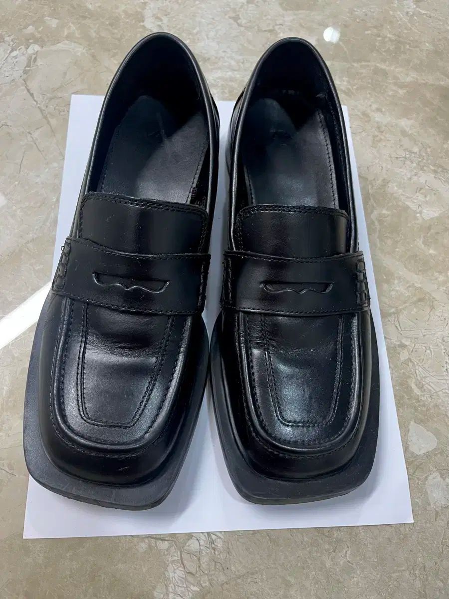 ZARA(ザラ) ローファー 37 サイズ - メルカリ ZARA(ザラ) ローファー 37 サイズ - メルカリ