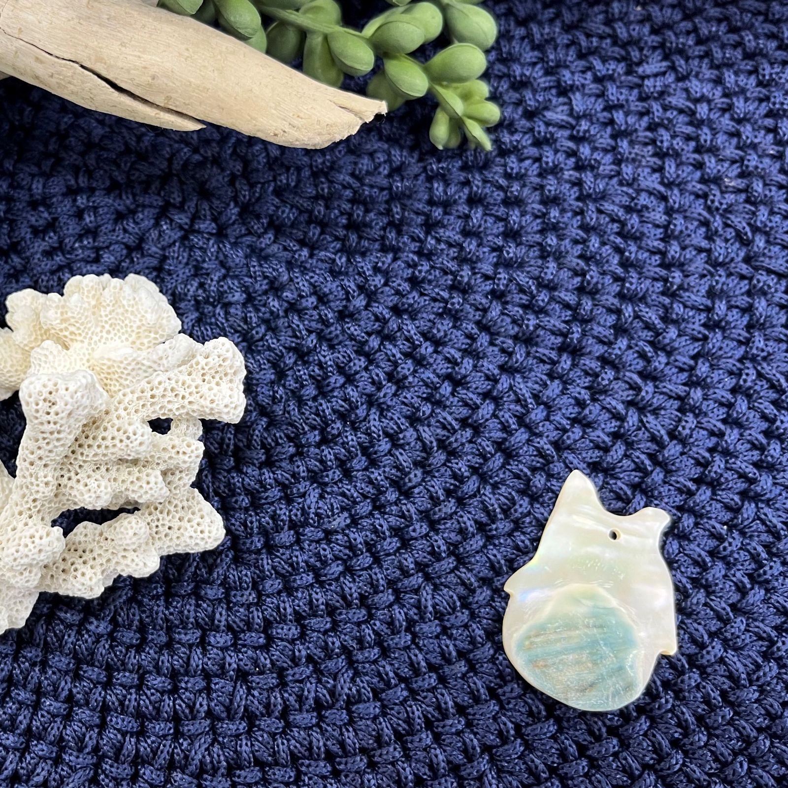 夜光貝 アクセサリーパーツ　フクロウ