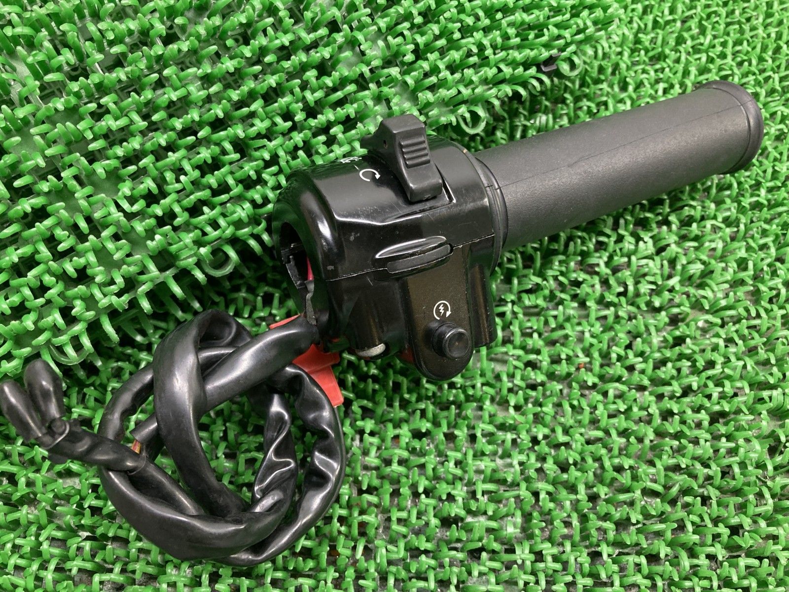 新品 バリオスⅡ(2000～2007年式)用　カワサキ純正・右スイッチボックス バリオスII ハンドルスイッチ 右 カワサキ 純正 中古 バイク 部品