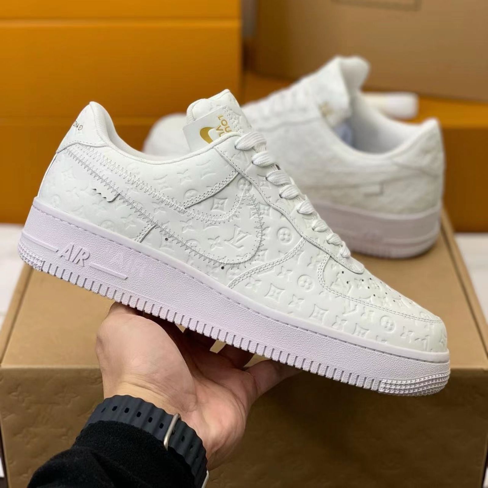 🌸新品未使用🌸Nike x LOUIS VUITTON Air Force 1 Low ，ナイキ板靴、LV板靴、ナイキ 連名板靴、ファッション板靴、スニーカー、男女兼用、白【並行輸入】 - メルカリ