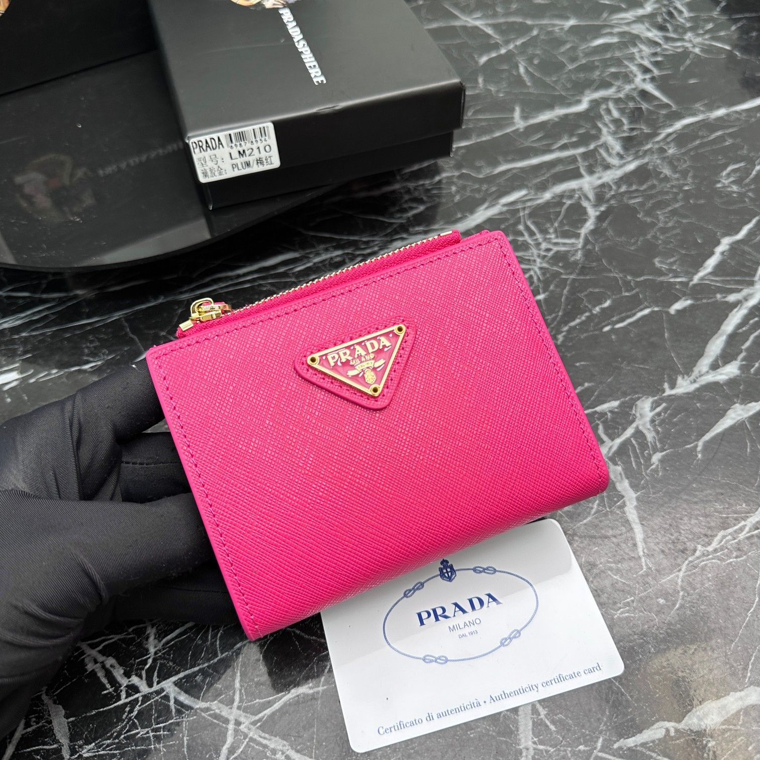 新品未使用】プラダ（Prada）二つ折り財布 ローズピンク - メルカリ