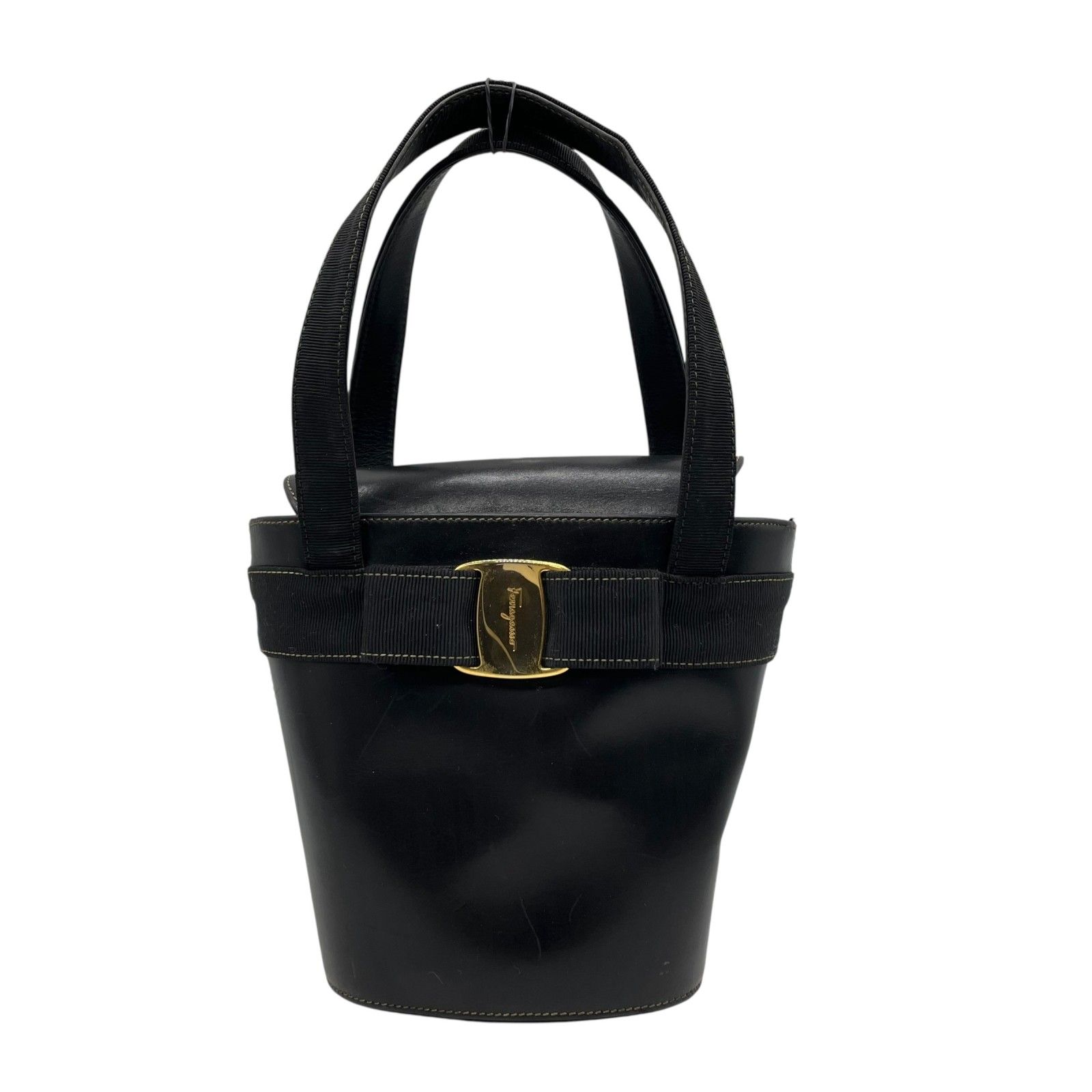 フェラガモ　ヴァラ　リボン　巾着　ブラック　ゴールド金具　ハンドバッグ　レザー Salvatore Ferragamo サルヴァトーレ フェラガモ BA216161