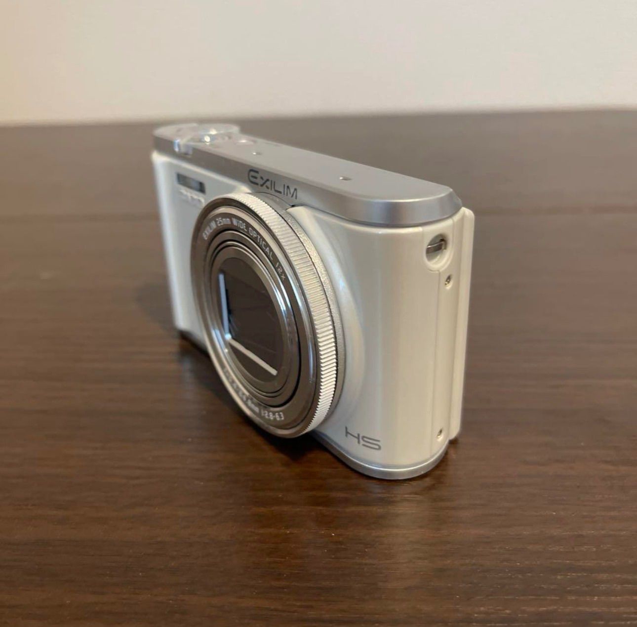 4783 CASIO EXILIM ZR3200 ホワイト デジカメ ジャンク 4783 CASIO