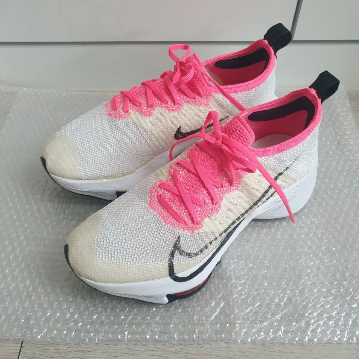 NIKE(ナイキ) エア ズーム テンポ ネクスト フライニット 235