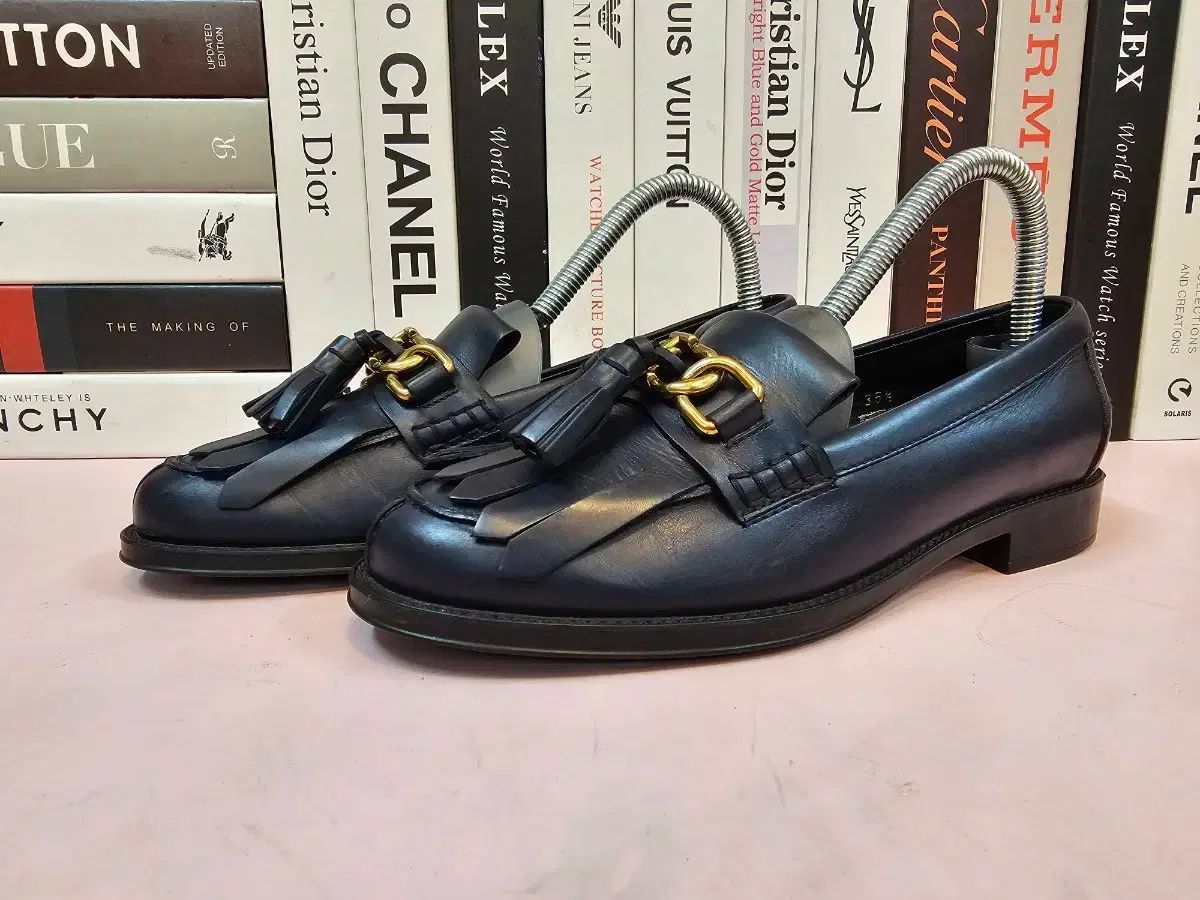 トッズ タッセルローファー Tod's タッセル ローファー | ブラック