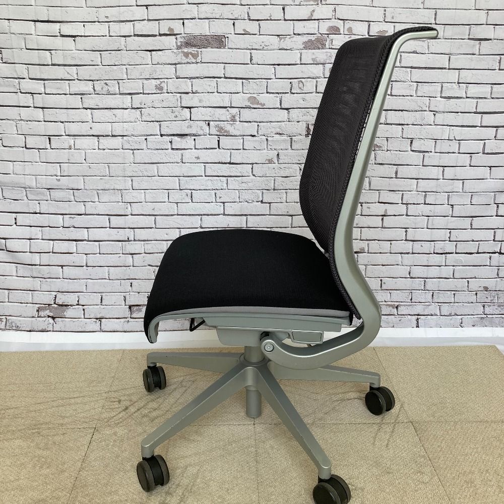 中古 Steelcase スチールケース オフィスチェア 肘なし Think シンク