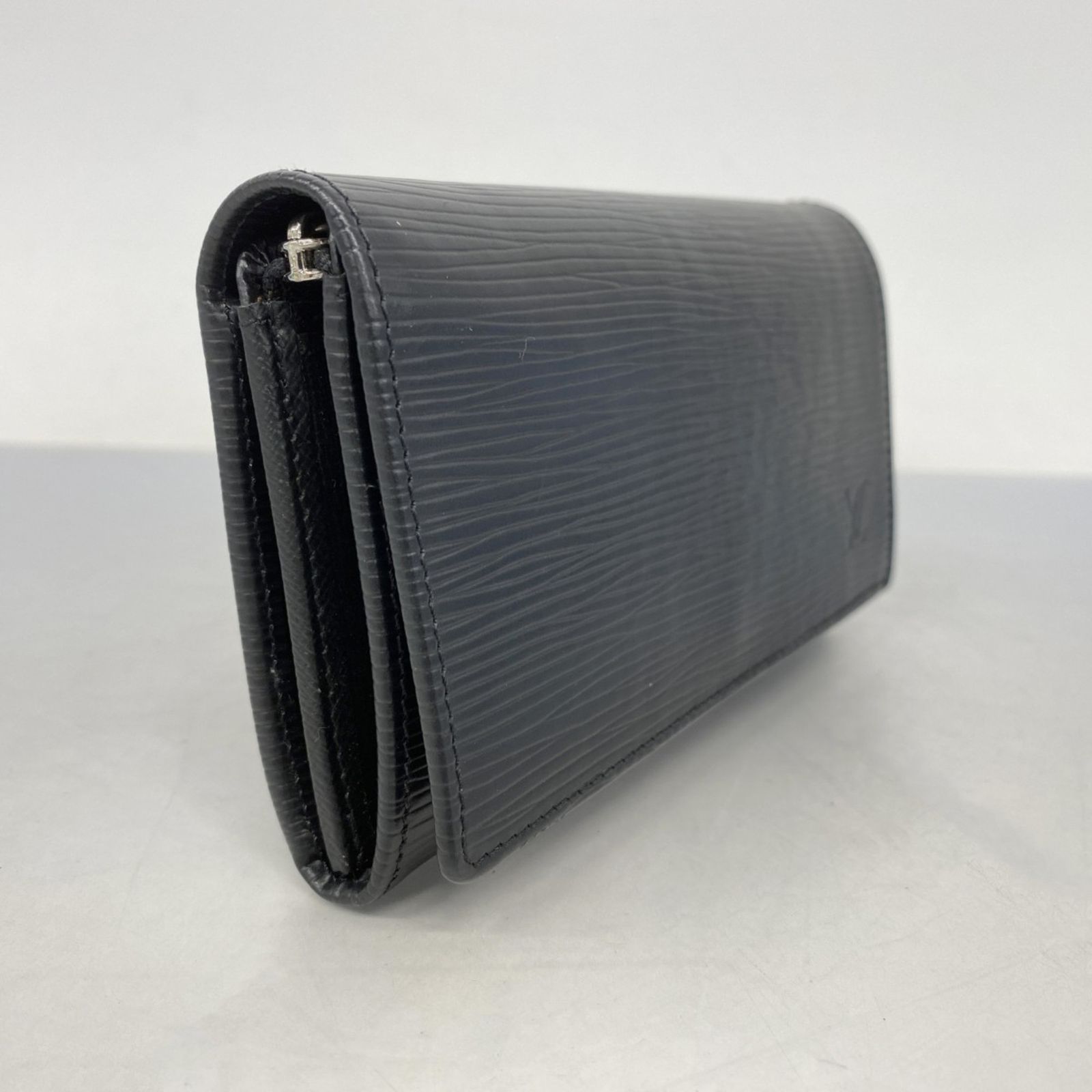 ルイヴィトン 折財布 エピ ノワール ポルトフォイユ ジョイ ブラック 2205 ルイヴィトン 折財布 エピ ノワール ポルトフォイユ ジョイ