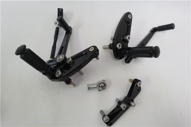 TRIUMPH Bonneville ボンネビル 2001-2015 CNC 調整式 バックステップB黒