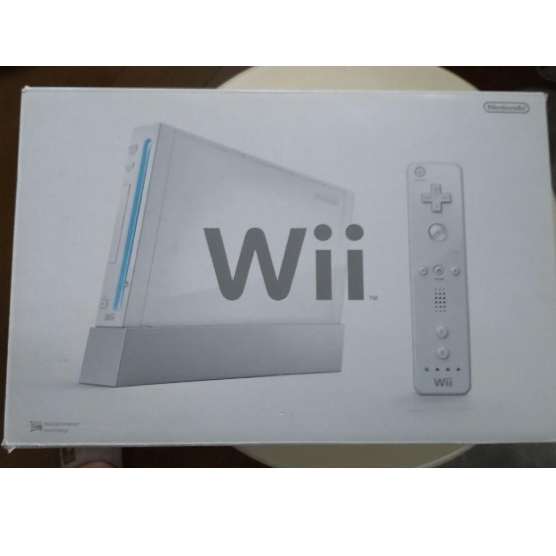 中古美品】すぐに遊べるリモコン/ヌンチャク各2台 Wii Sports 付き 