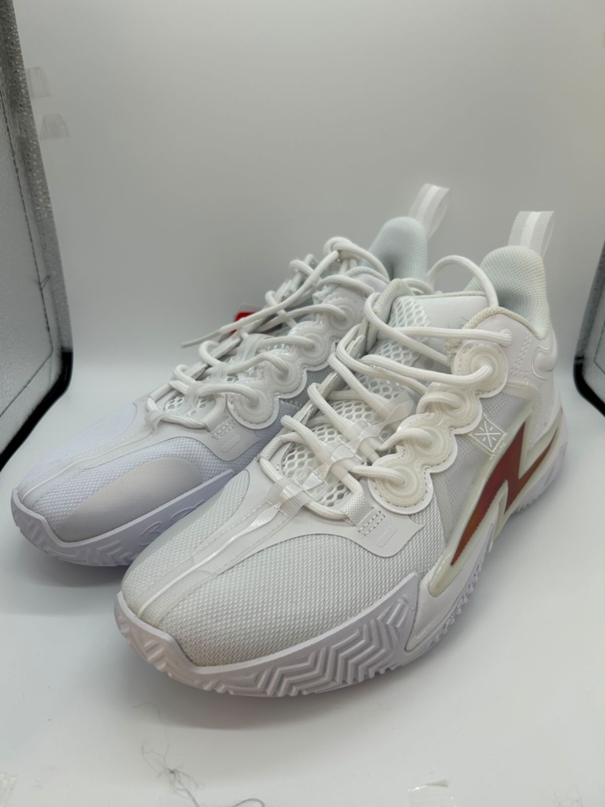 バスケットボールシューズ WADE FLASH ホワイト/マルチカラー 楽天市場】wade（シューズ｜バスケットボール）：スポーツ