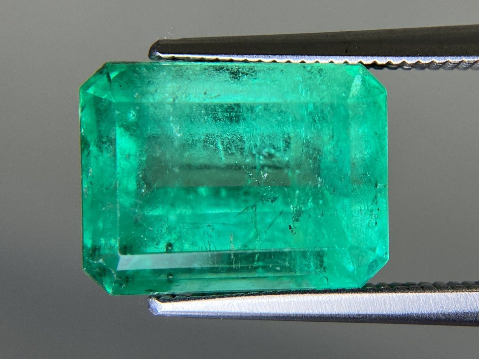 中央宝石鑑別書付き 12.72㎜×9.62㎜×7.74㎜