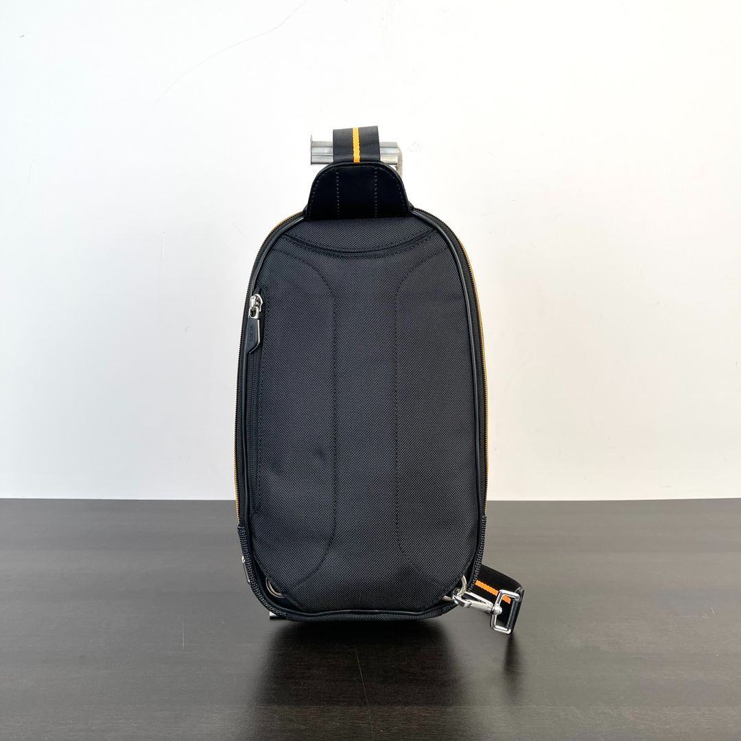 TUMI McLaren トルク スリング ボディバッグ ブラック TUMI
