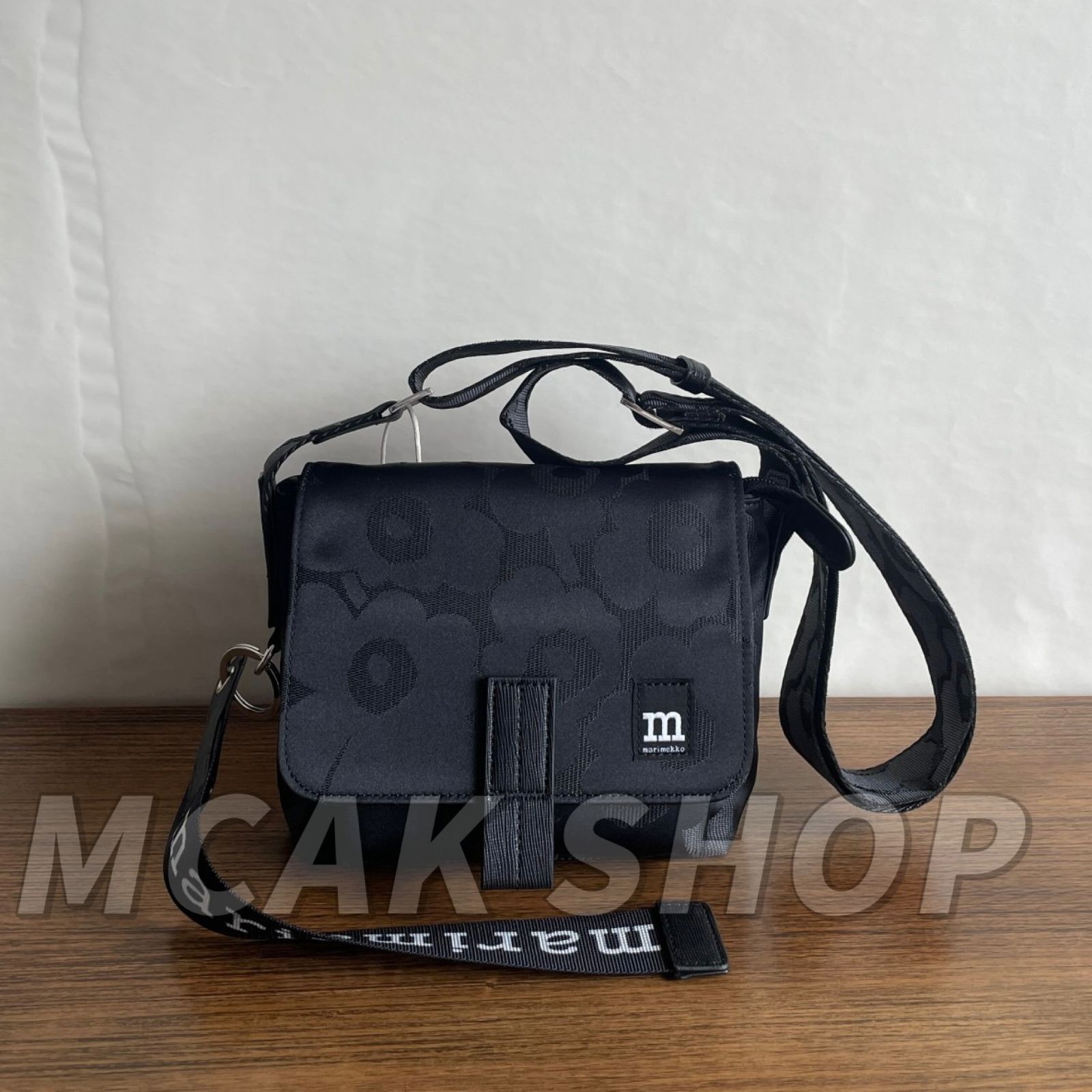 美品 MARIMEKKO MINI MESSENGER UNIKKO マリメッコ ファッション メンズ レディース バッグ ジャカード  ショルダーバッグ クロスボディバッグ メッセンジャーバッグ ウニッコ  ブラック