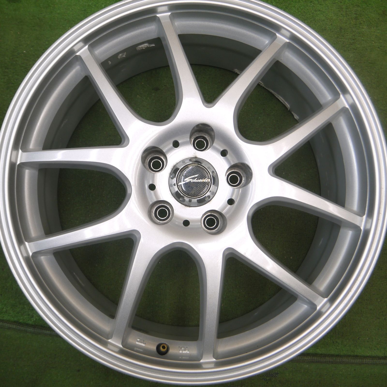 バリ溝。A-TECH SCHNEIDERシュナイダー みっともなかっ 17インチ×7J +55