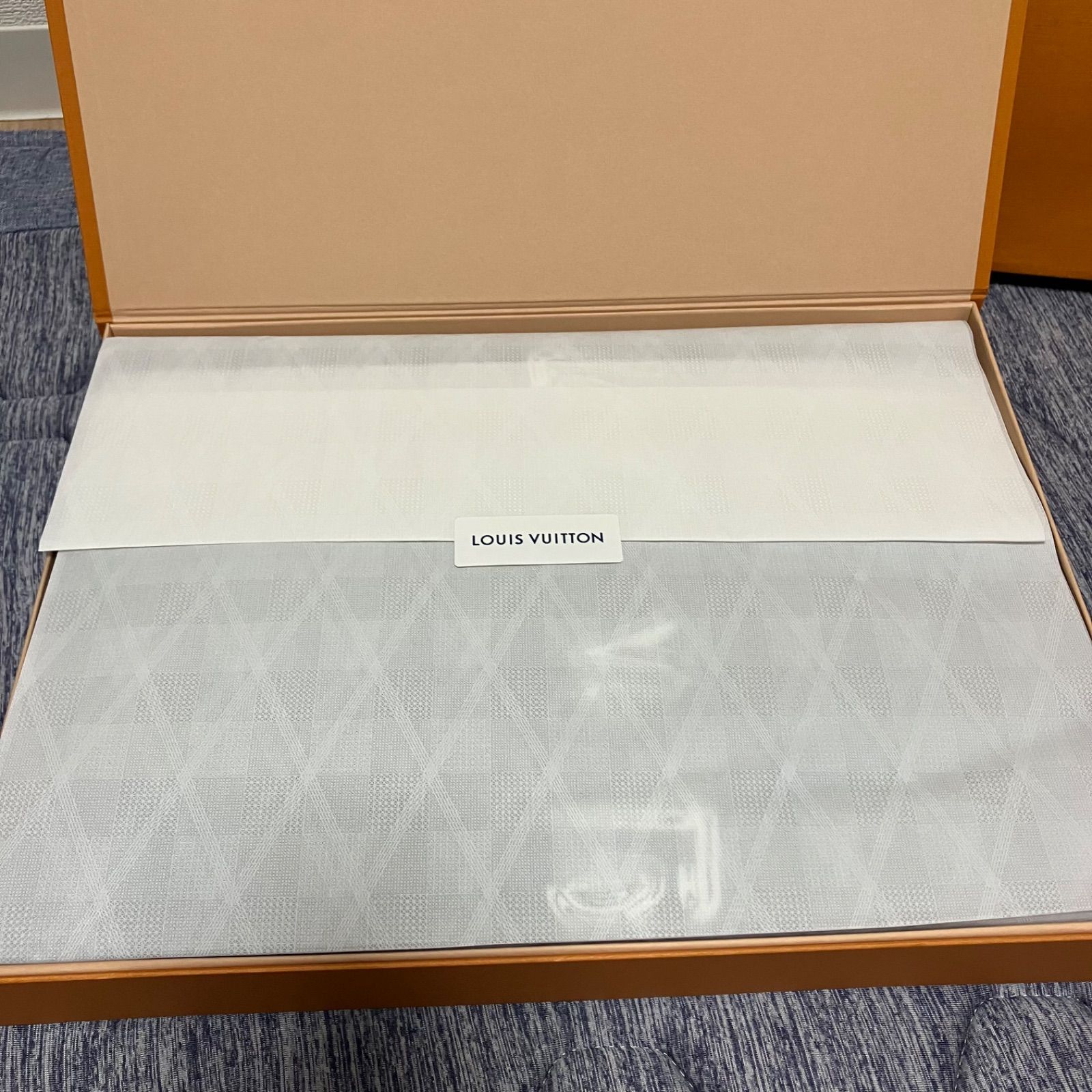 LOUIS VUITTON グラフィックロゴパーカーLサイズ箱・袋