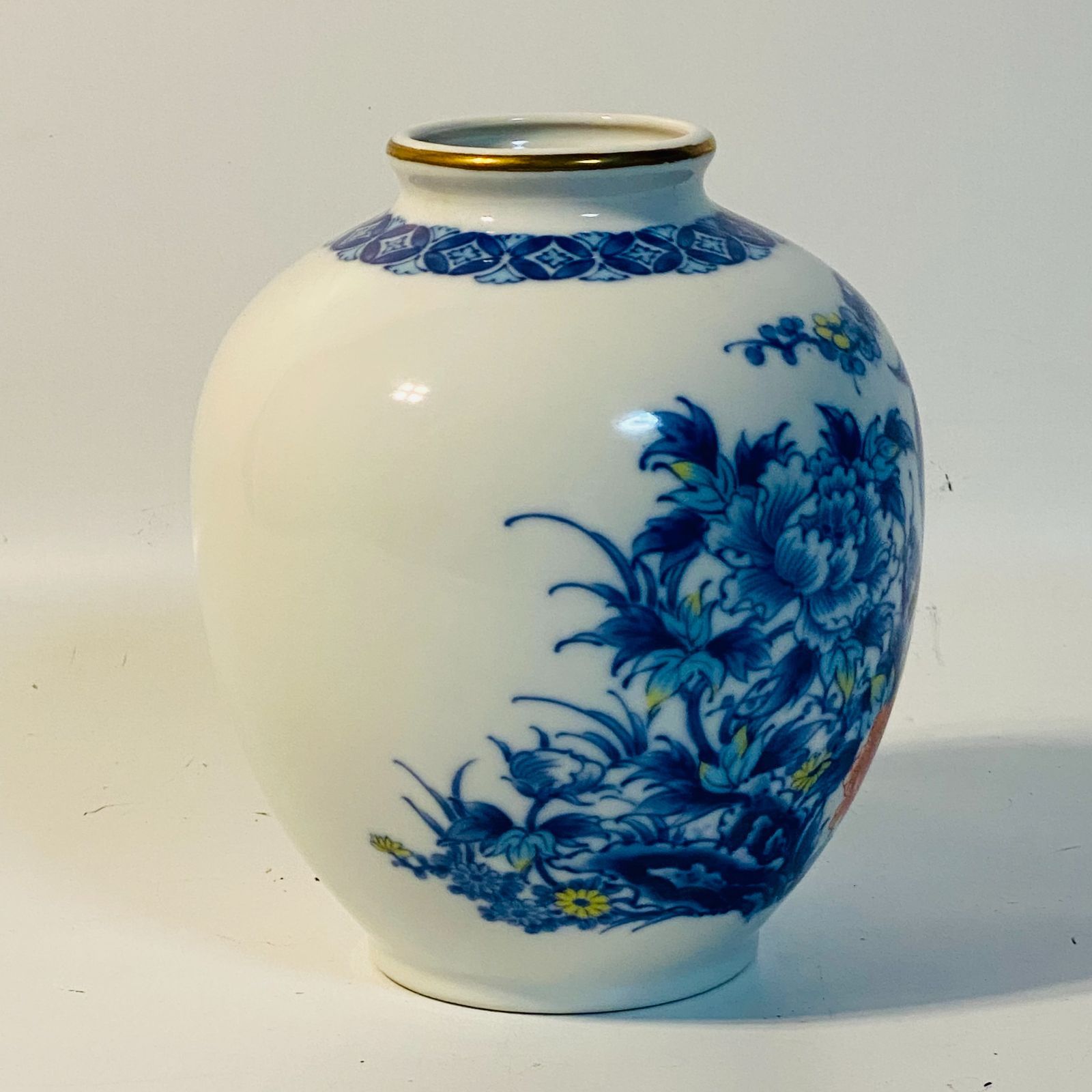有田焼 若山 花瓶 花器 和柄 花柄 華道 花道 お花 生け花 花立 花入 有田焼