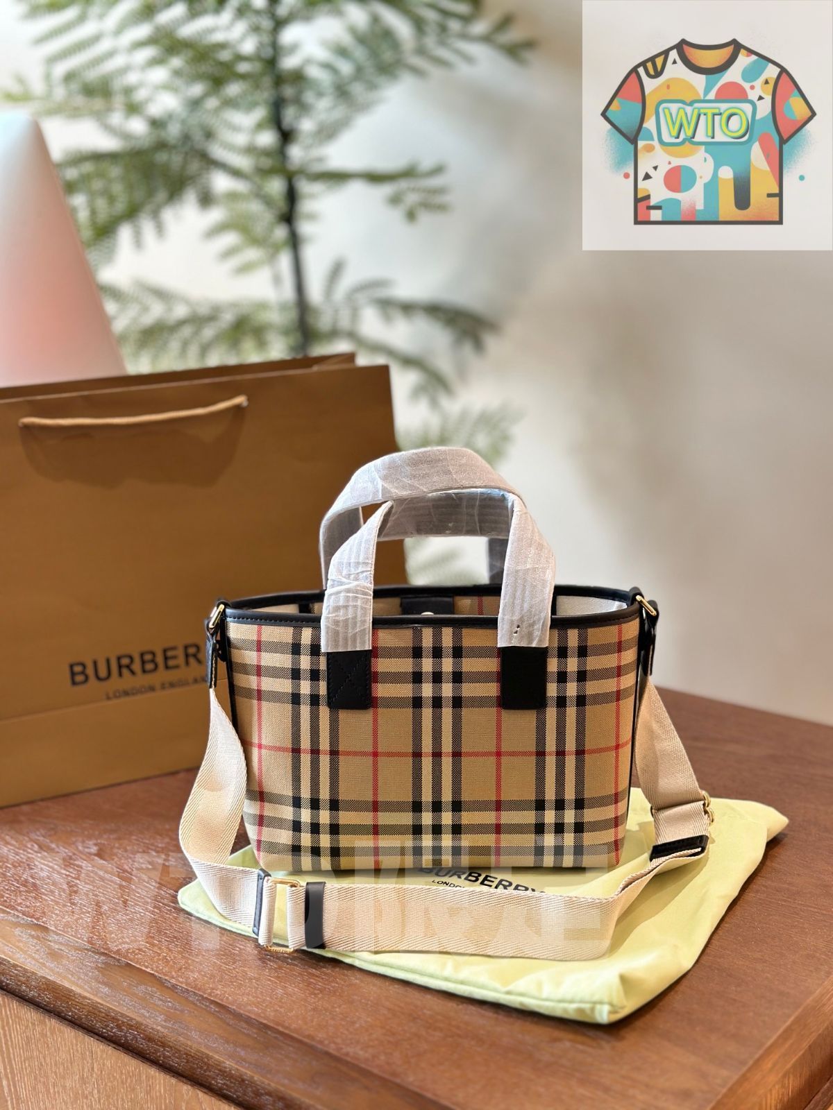 今日WTO】Burberry ナイロン トートバッグ 25×18cm -WTO輸入