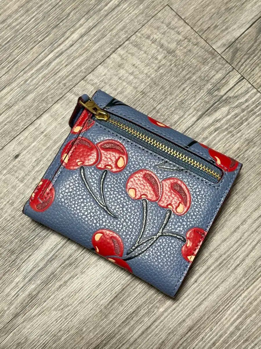 コーチ COACH ミディアム チェリー プリント さくらんぼ 二つ折り財布