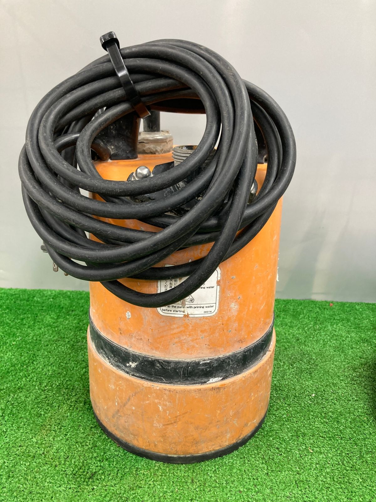 【中古品】【0922】ツルミ 水中ポンプ LSC-1.4S-61　ITQLCGT4KH3E