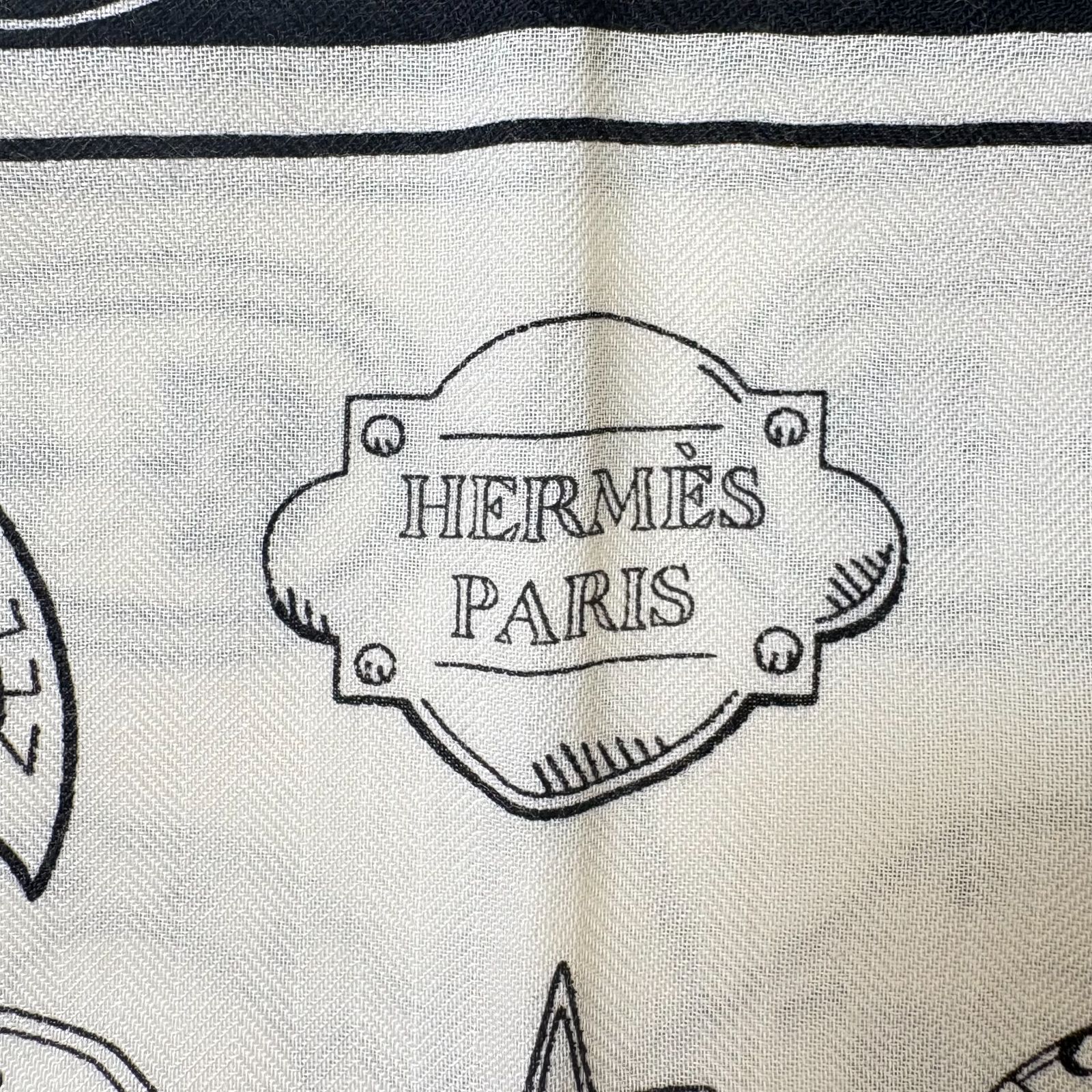 ★新品未使用★ エルメス　カレジェアン　シュヴァル・ドゥ・クール　140 白黒 HERMES - カレジェアン 《シュヴァル・ドゥ・クール・バンダナ》の通販